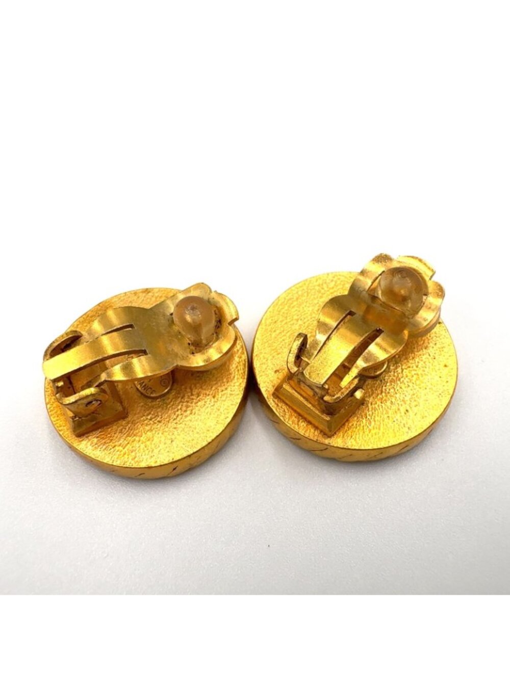 Chanel CC Logo Round Gold Plated Black Earrings - Picture 10 of 12